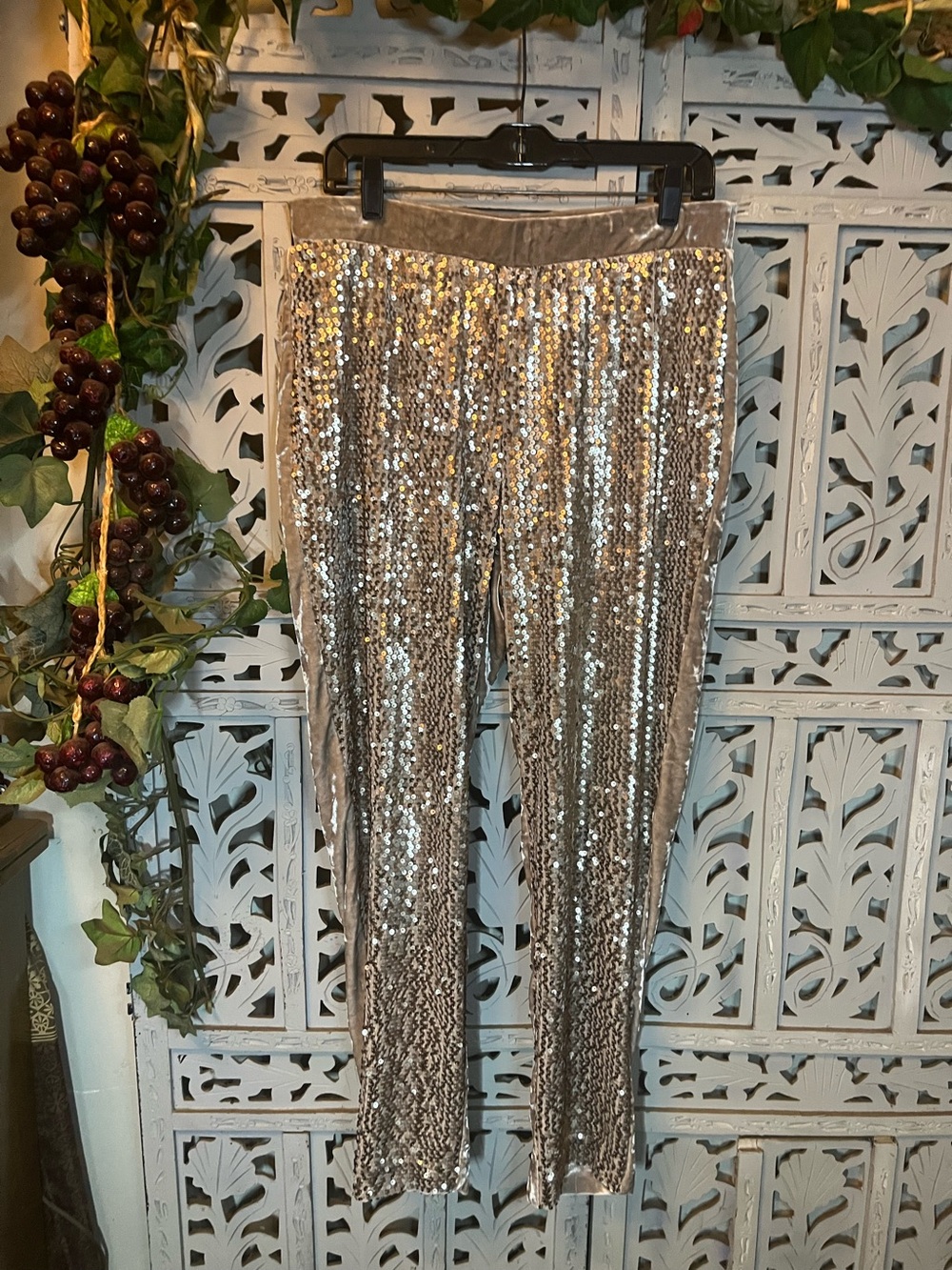 CHICO’S SLEEK CHAMPAGNE GOLD & SEQUINS CRUSHED VELVET STRETCHY PANTS LEGGINGS
